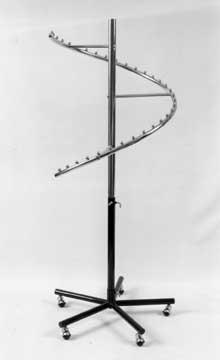 Spiral clothes rail